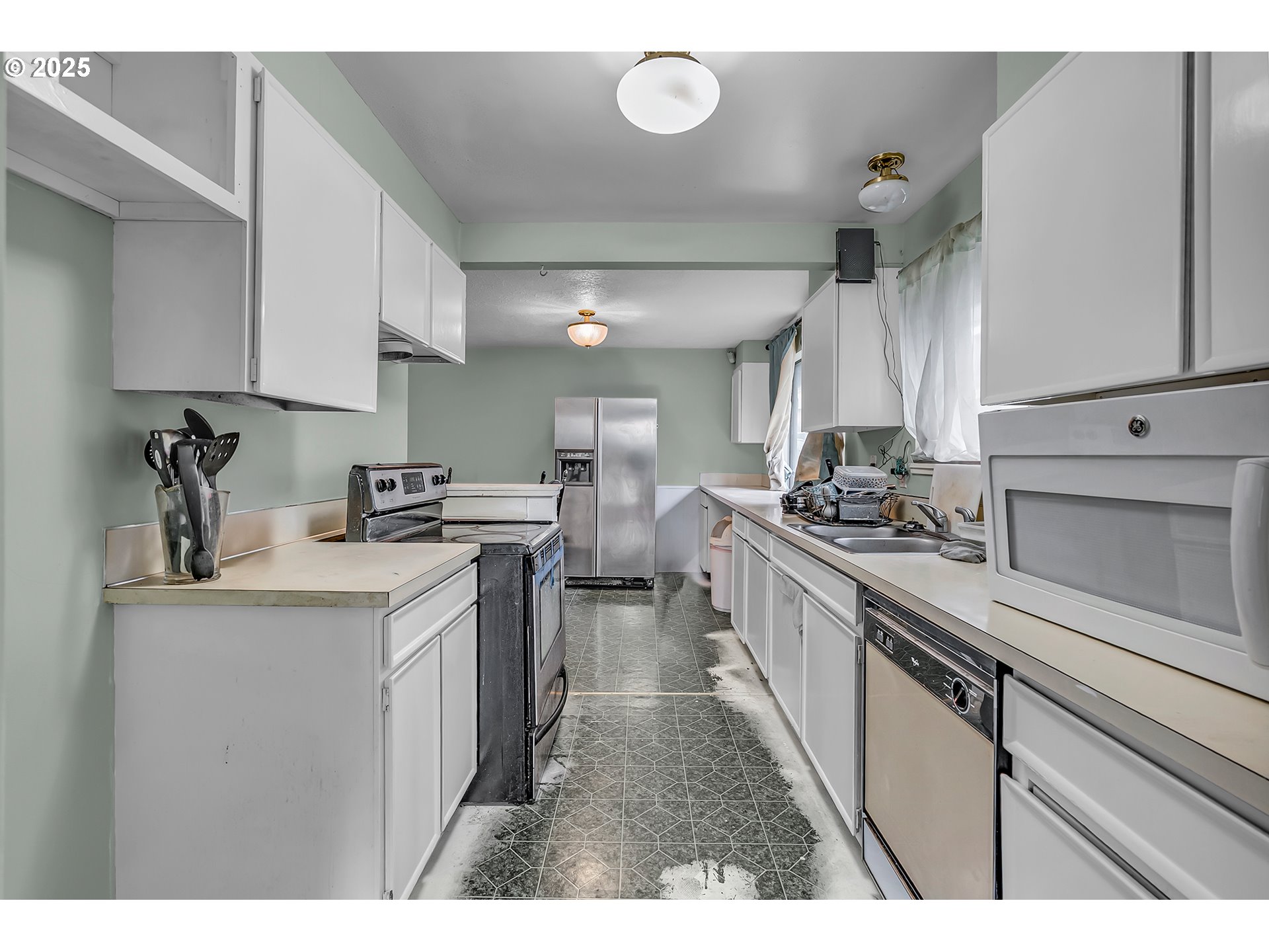 6500 SE MADRONA DR