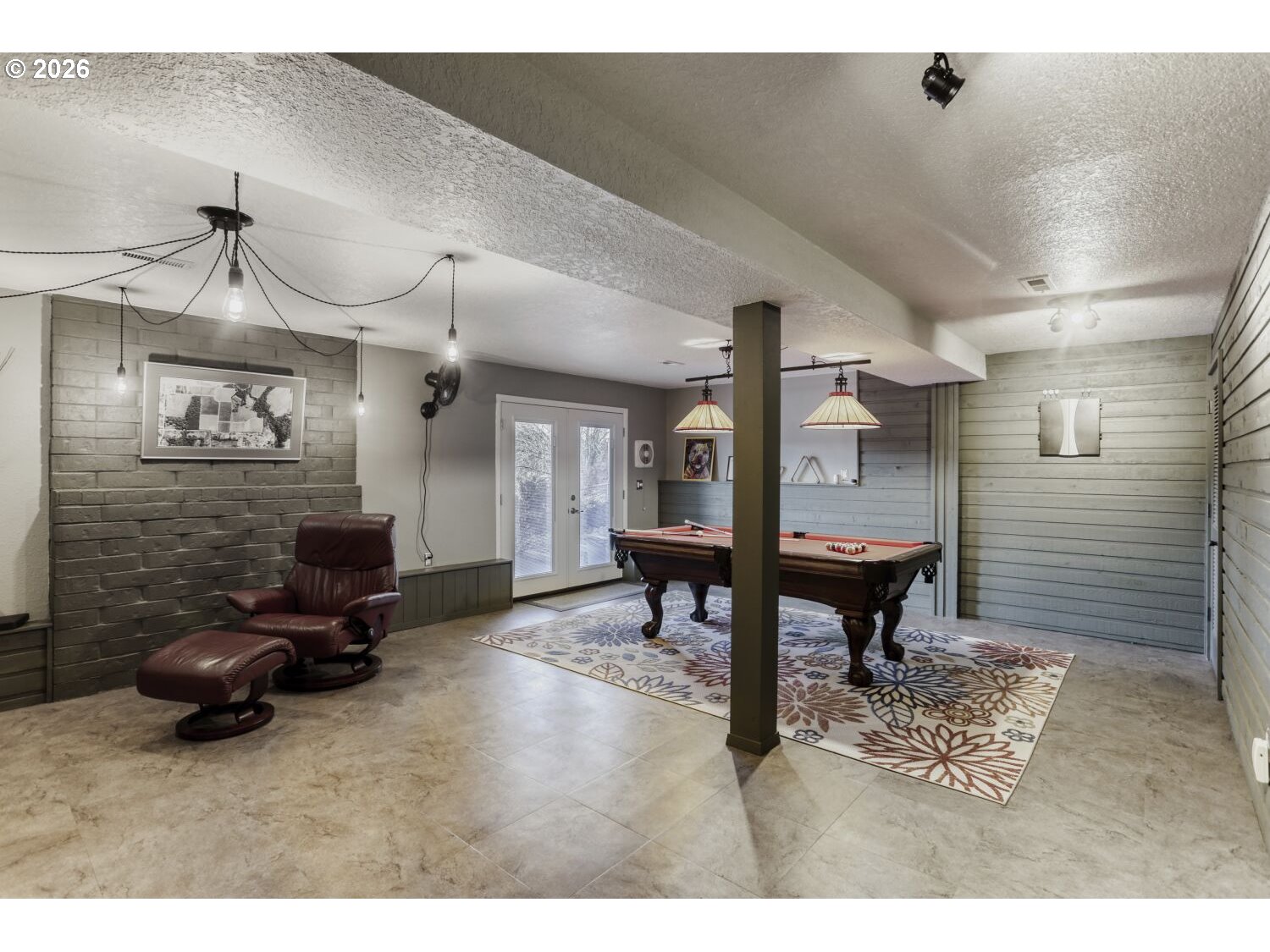 2401 SW ELEVEN MILE DR