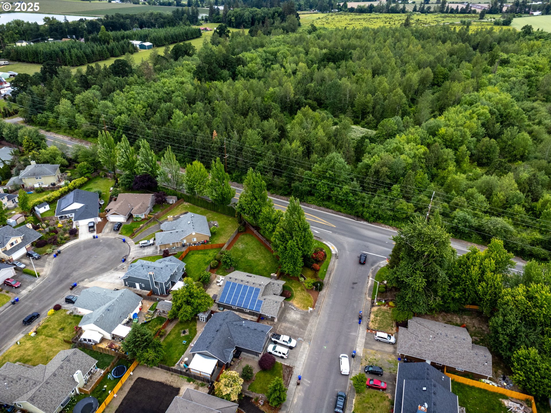 1430 MEADOW DR