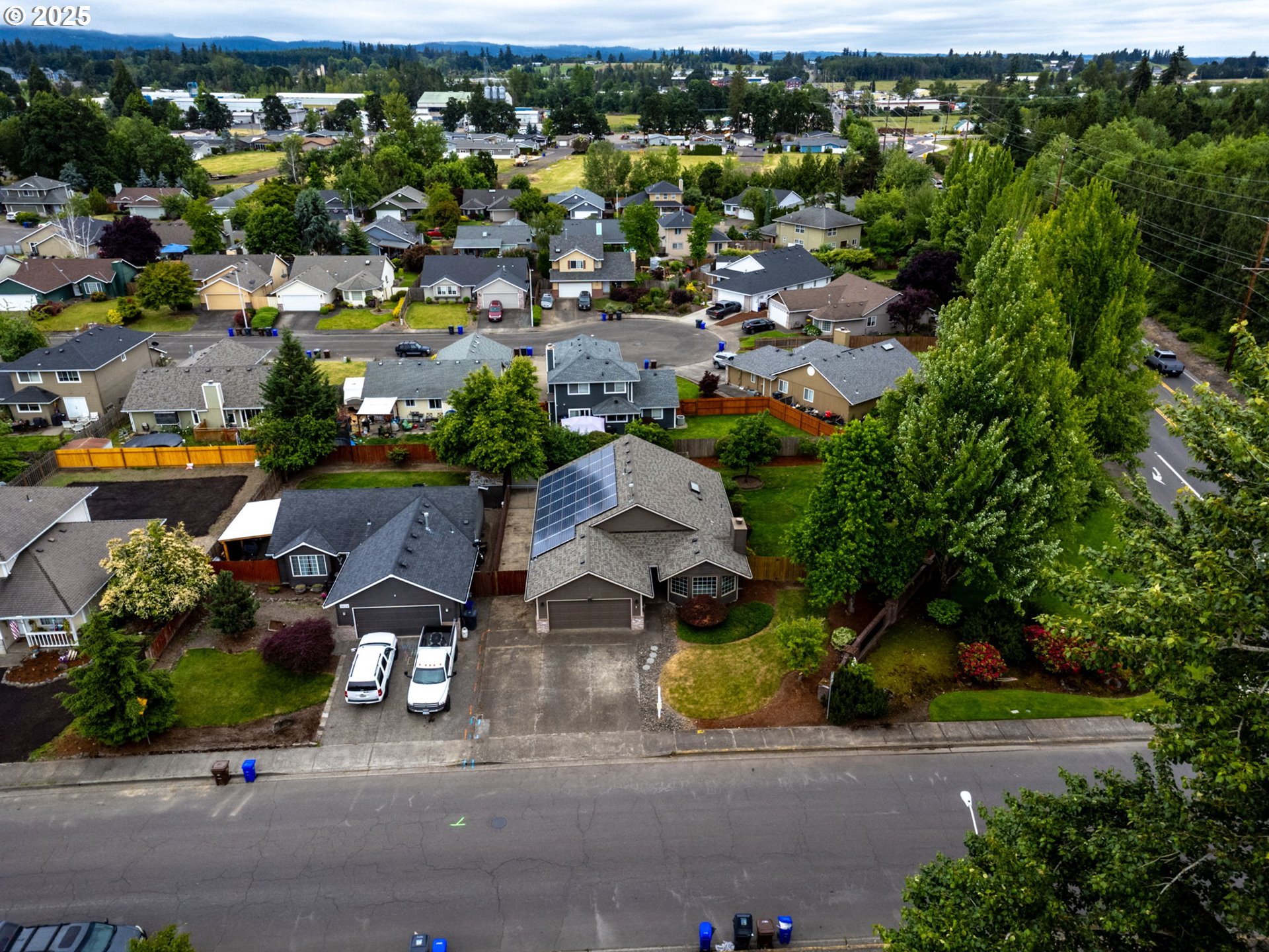 1430 MEADOW DR