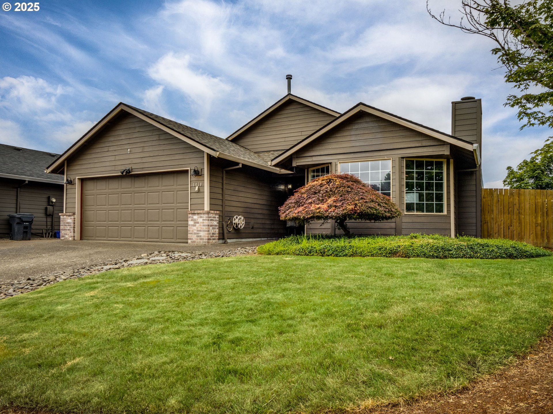 1430 MEADOW DR
