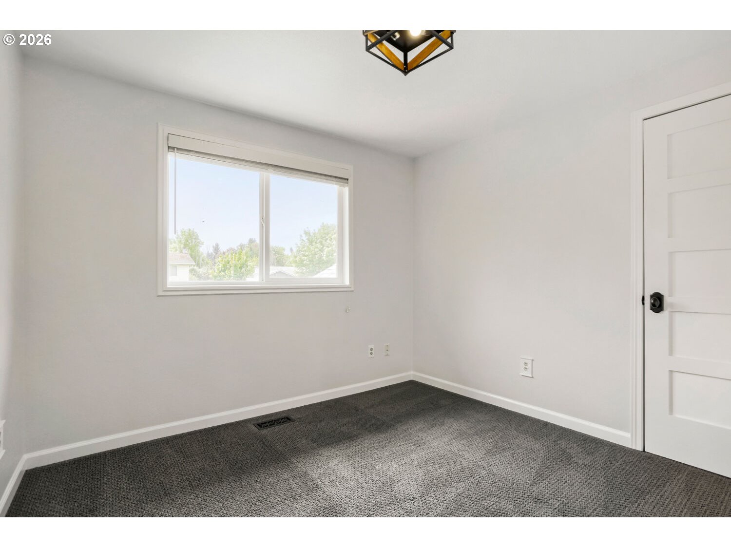 854 NE 16TH AVE