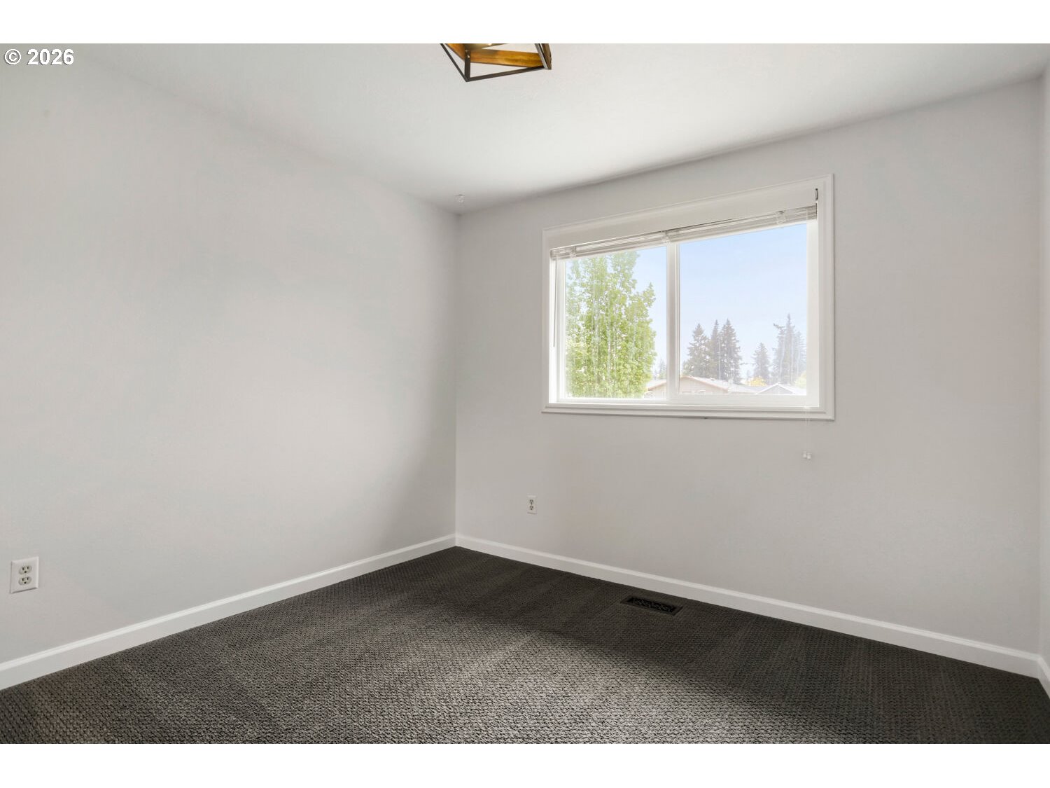 854 NE 16TH AVE