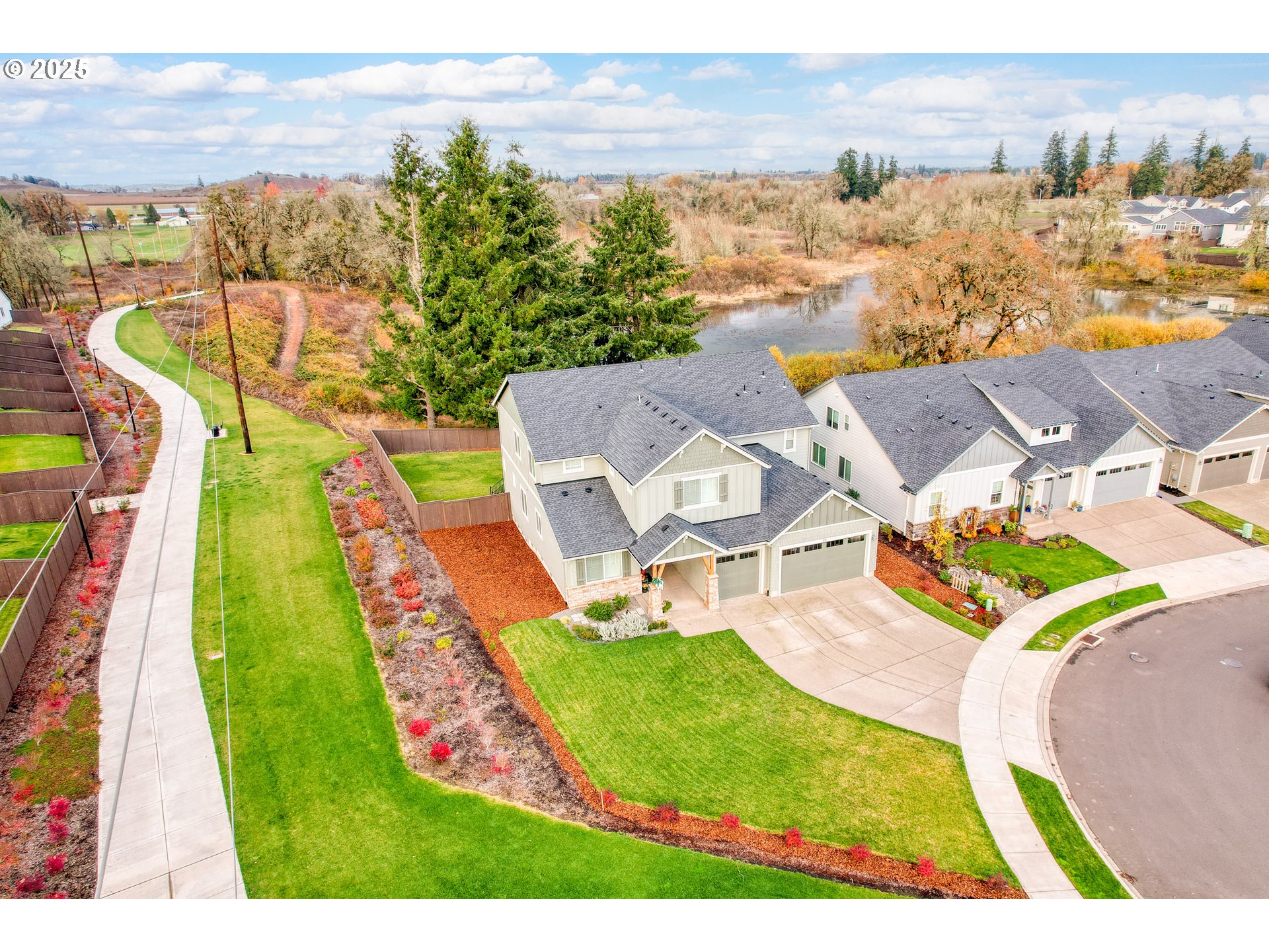 1895 NW CHARLES ST, McMinnville