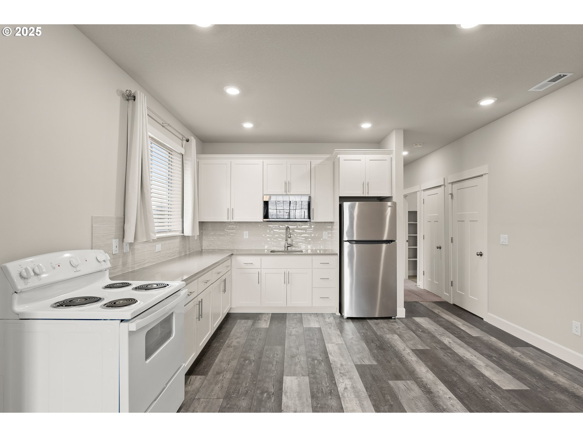 1895 NW CHARLES ST, McMinnville