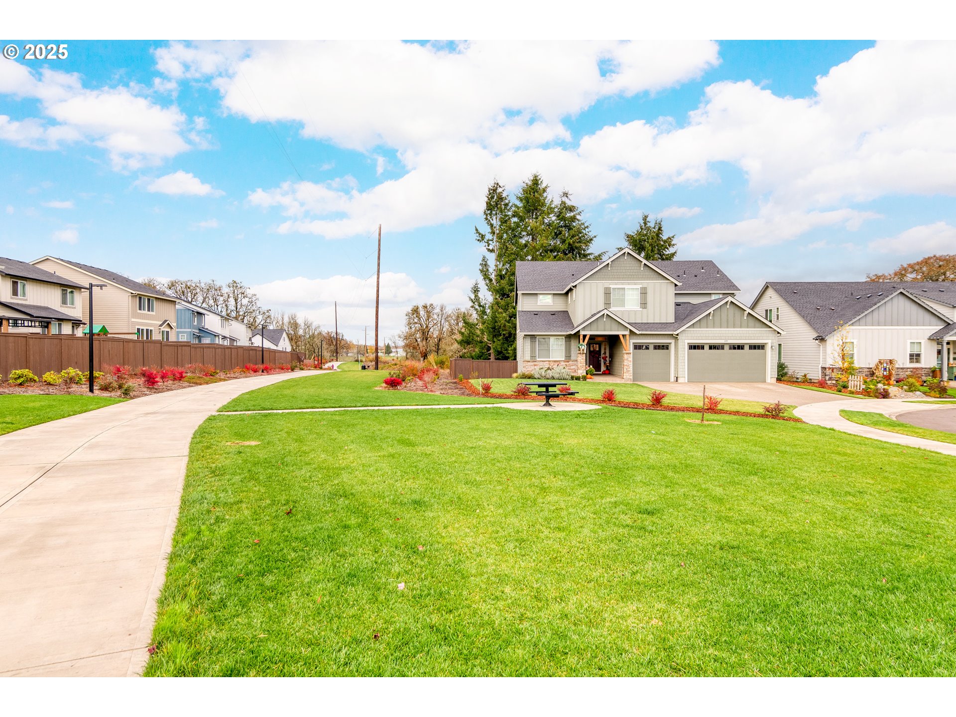 1895 NW CHARLES ST, McMinnville