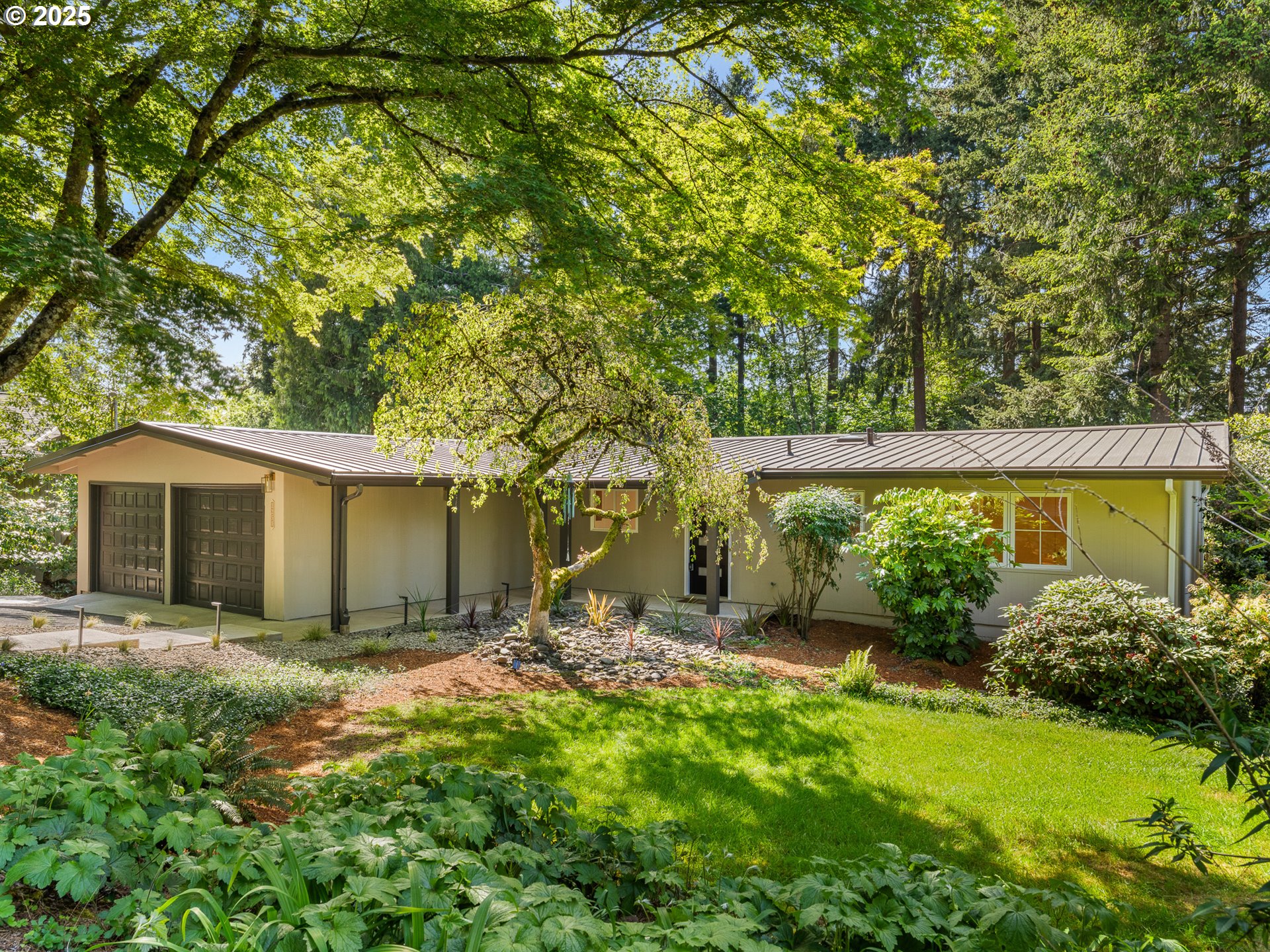 2251 FERNWOOD CIR