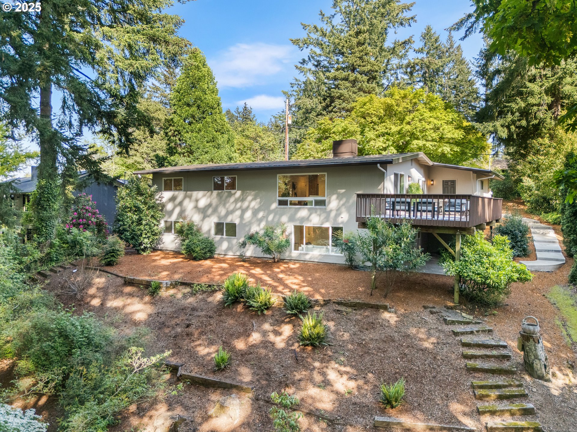 2251 FERNWOOD CIR