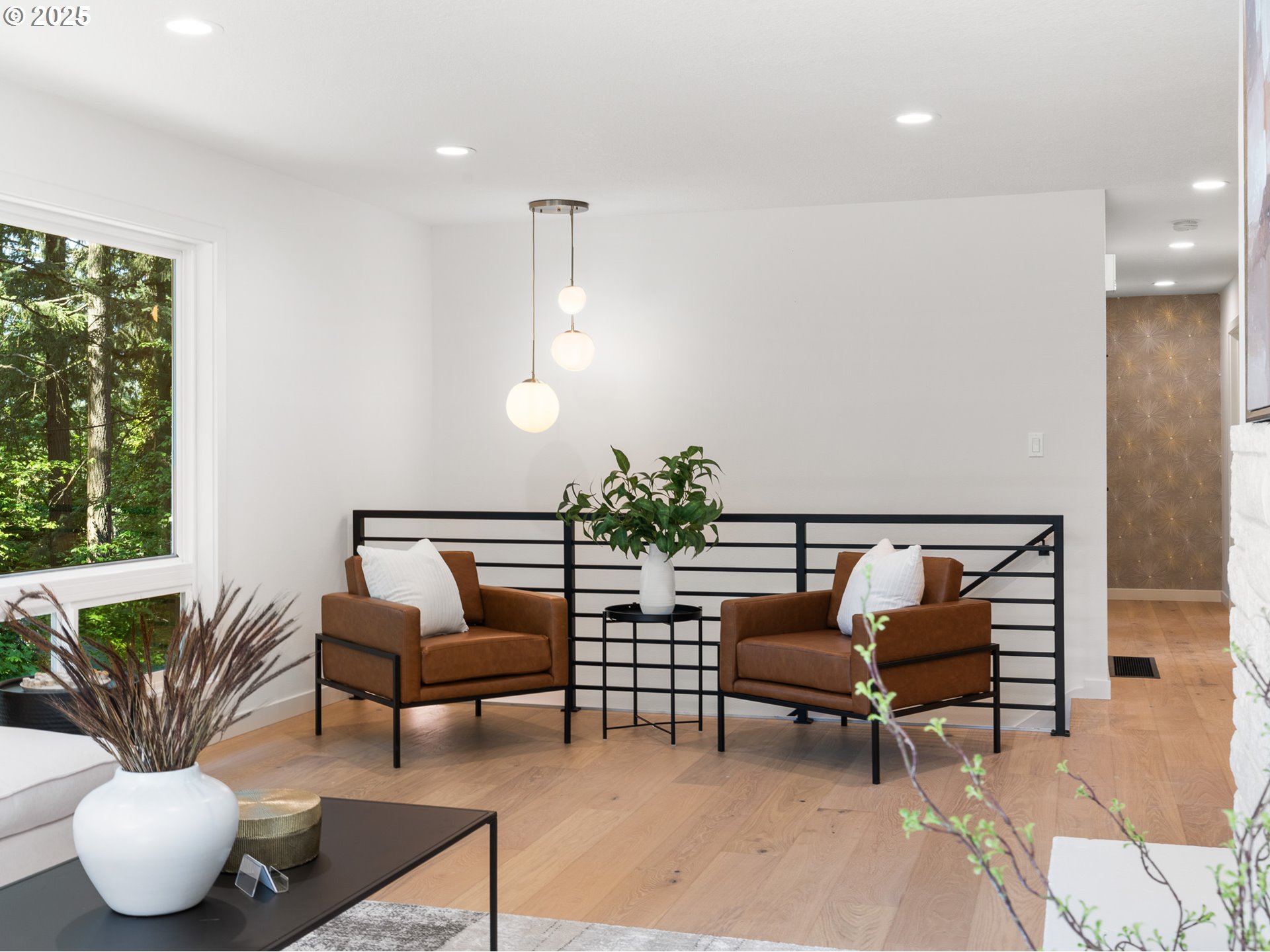 2251 FERNWOOD CIR