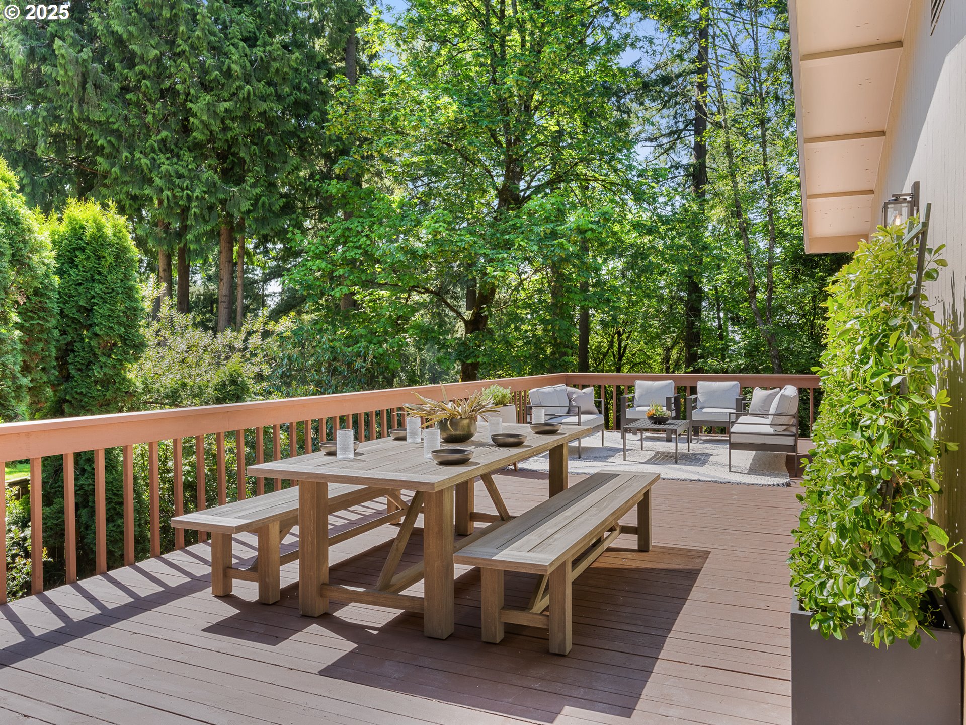 2251 FERNWOOD CIR