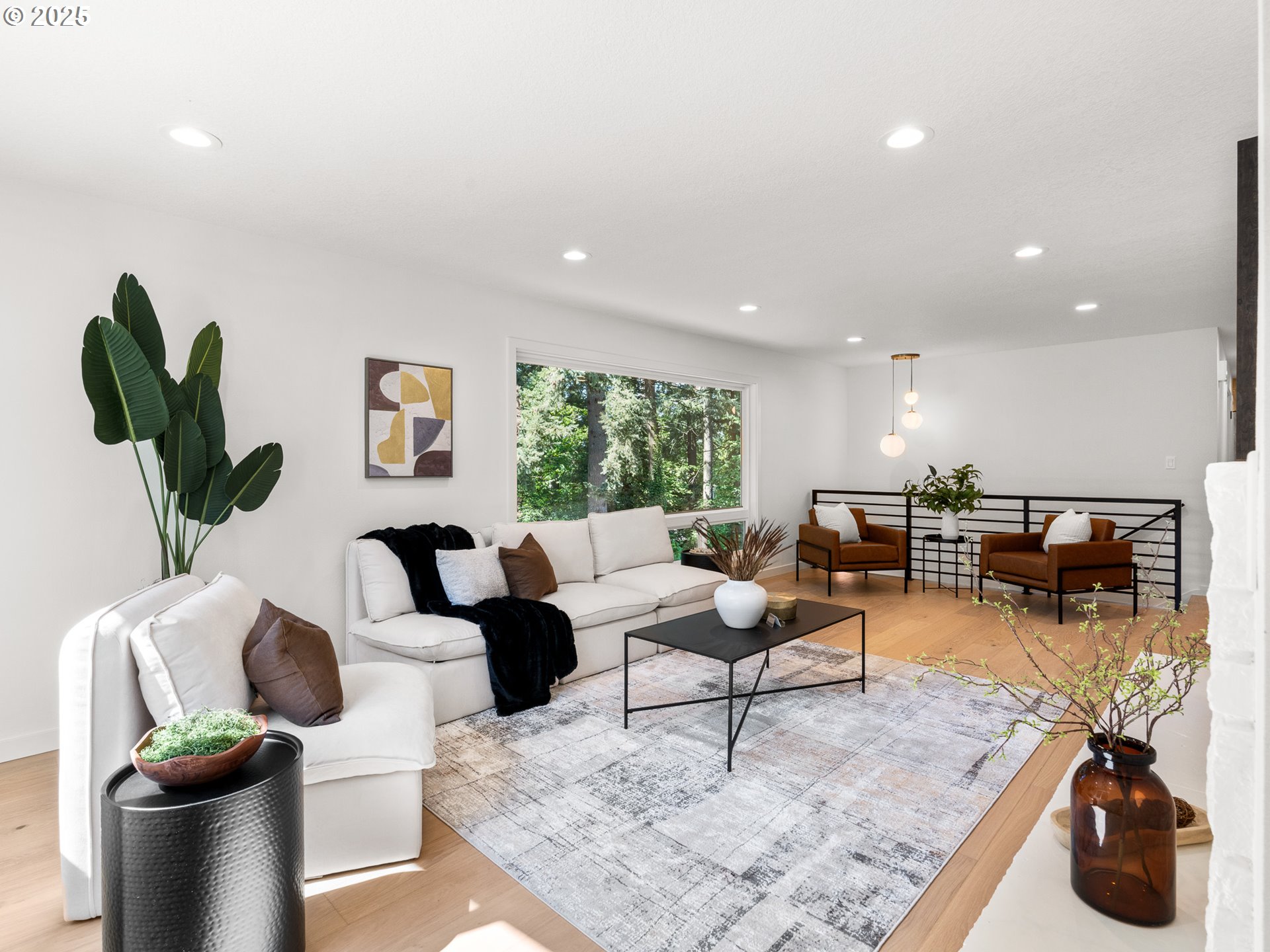 2251 FERNWOOD CIR