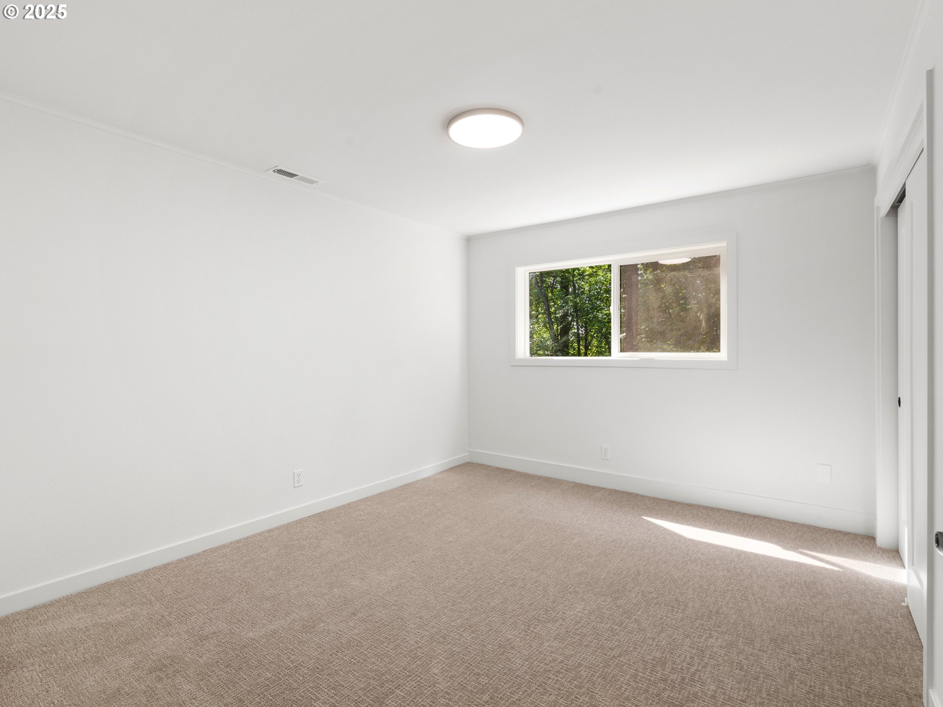 2251 FERNWOOD CIR