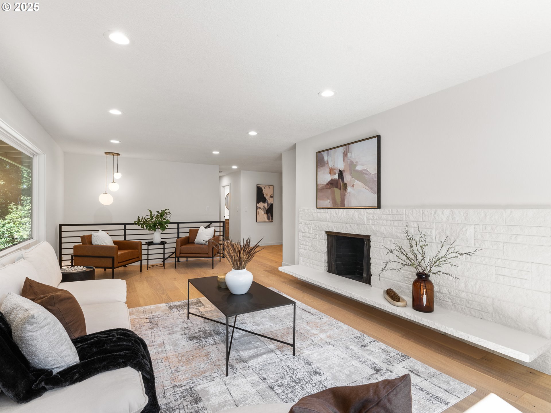 2251 FERNWOOD CIR