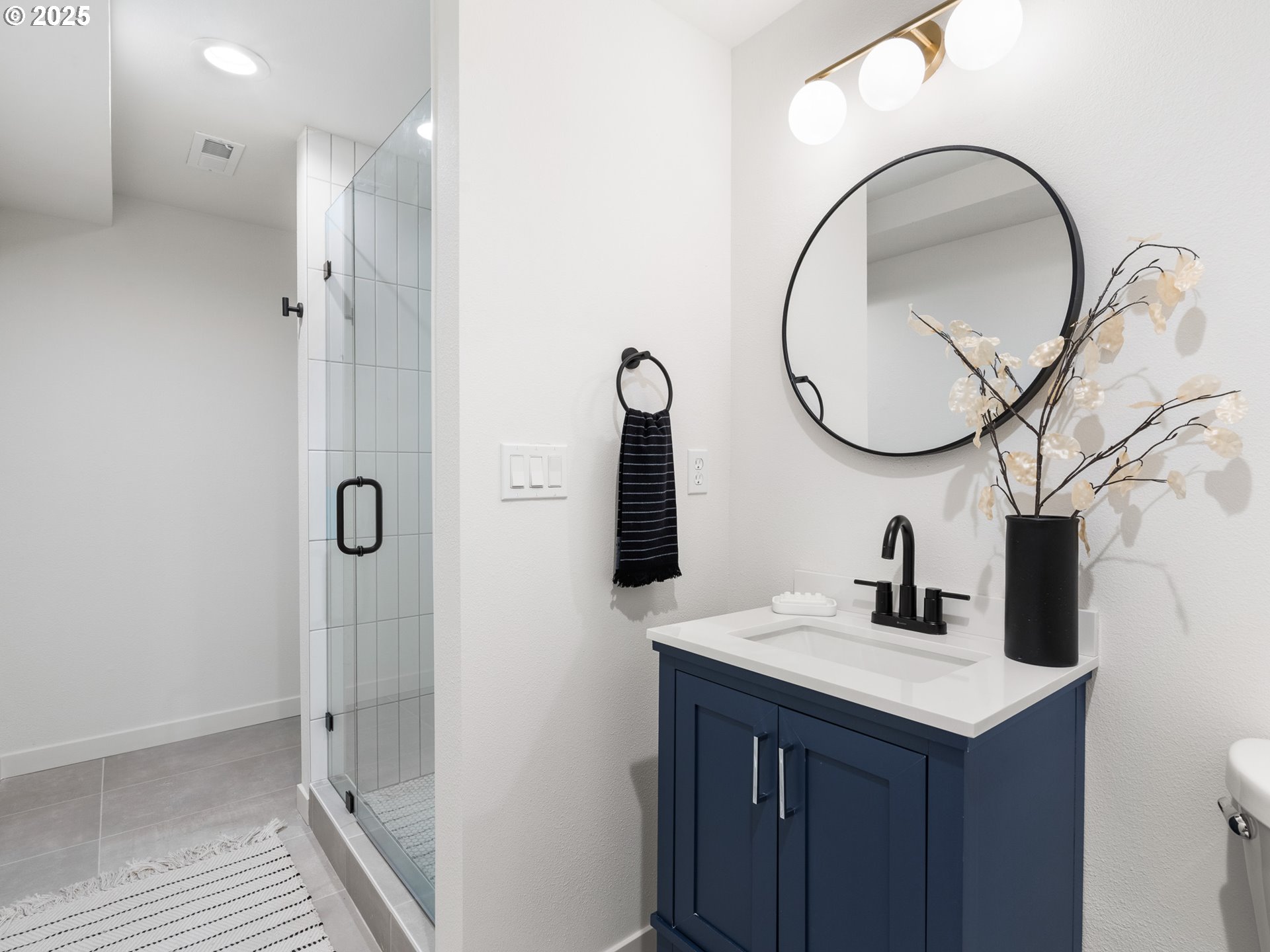 2251 FERNWOOD CIR