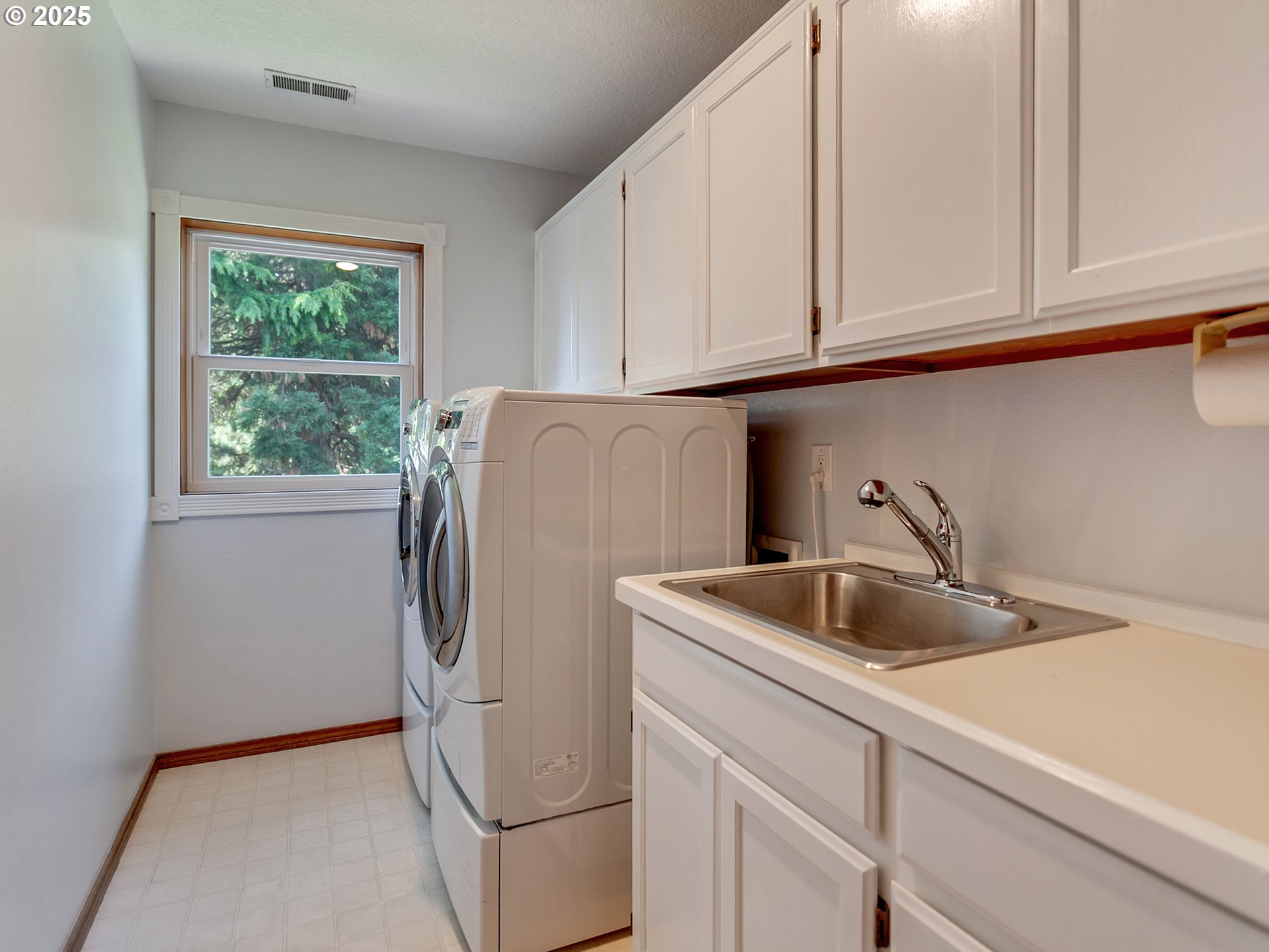 21463 SW CHRISTENSEN CT