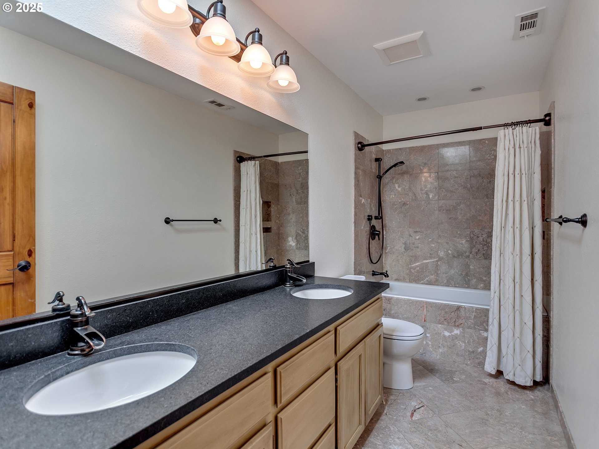 21463 SW CHRISTENSEN CT