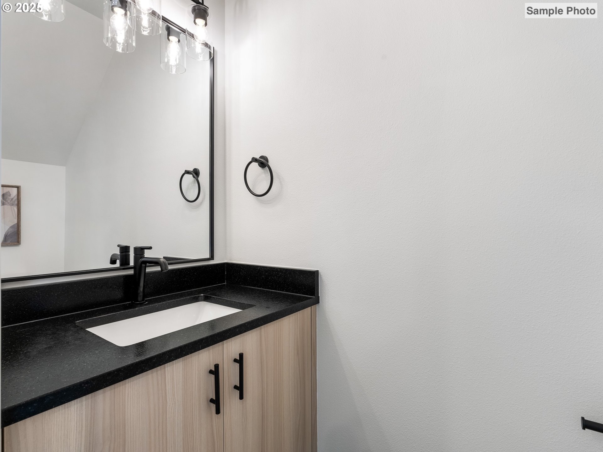 207 NE Going ST 3, Portland Unit: 3