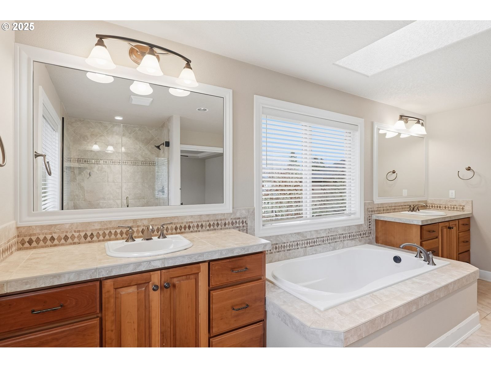 16955 SW RICHEN PARK CIR