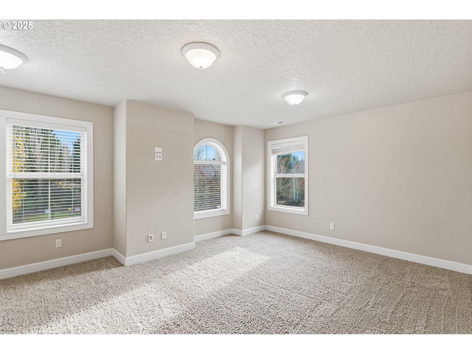 16955 SW RICHEN PARK CIR