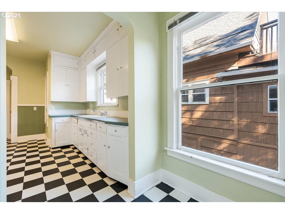 3716 SE BELMONT ST, Portland