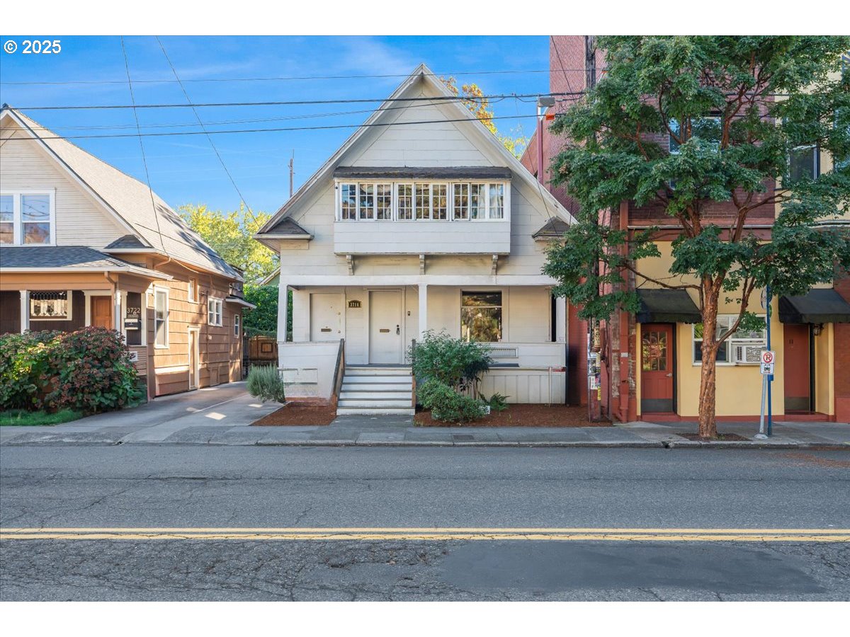 3716 SE BELMONT ST, Portland
