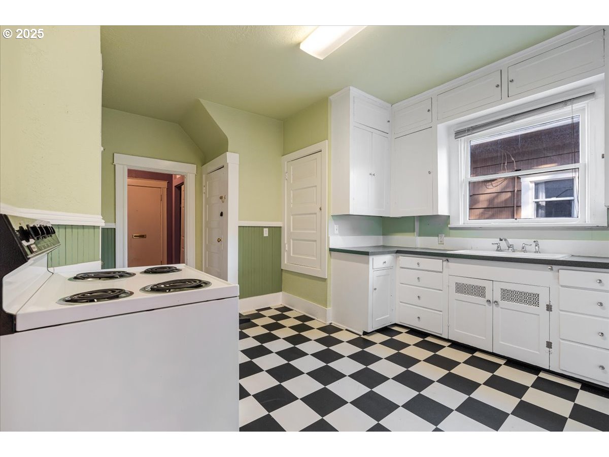 3716 SE BELMONT ST, Portland