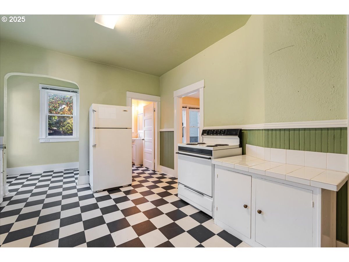 3716 SE BELMONT ST, Portland