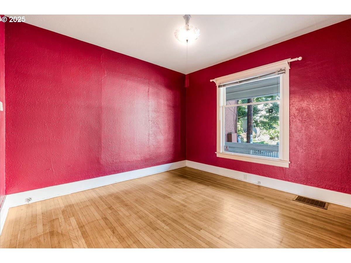 3716 SE BELMONT ST, Portland