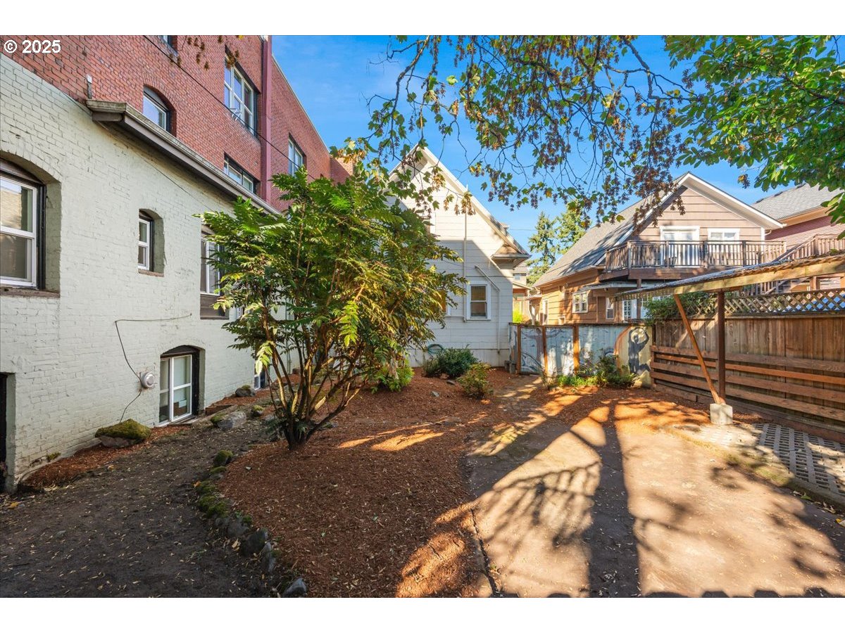 3716 SE BELMONT ST, Portland