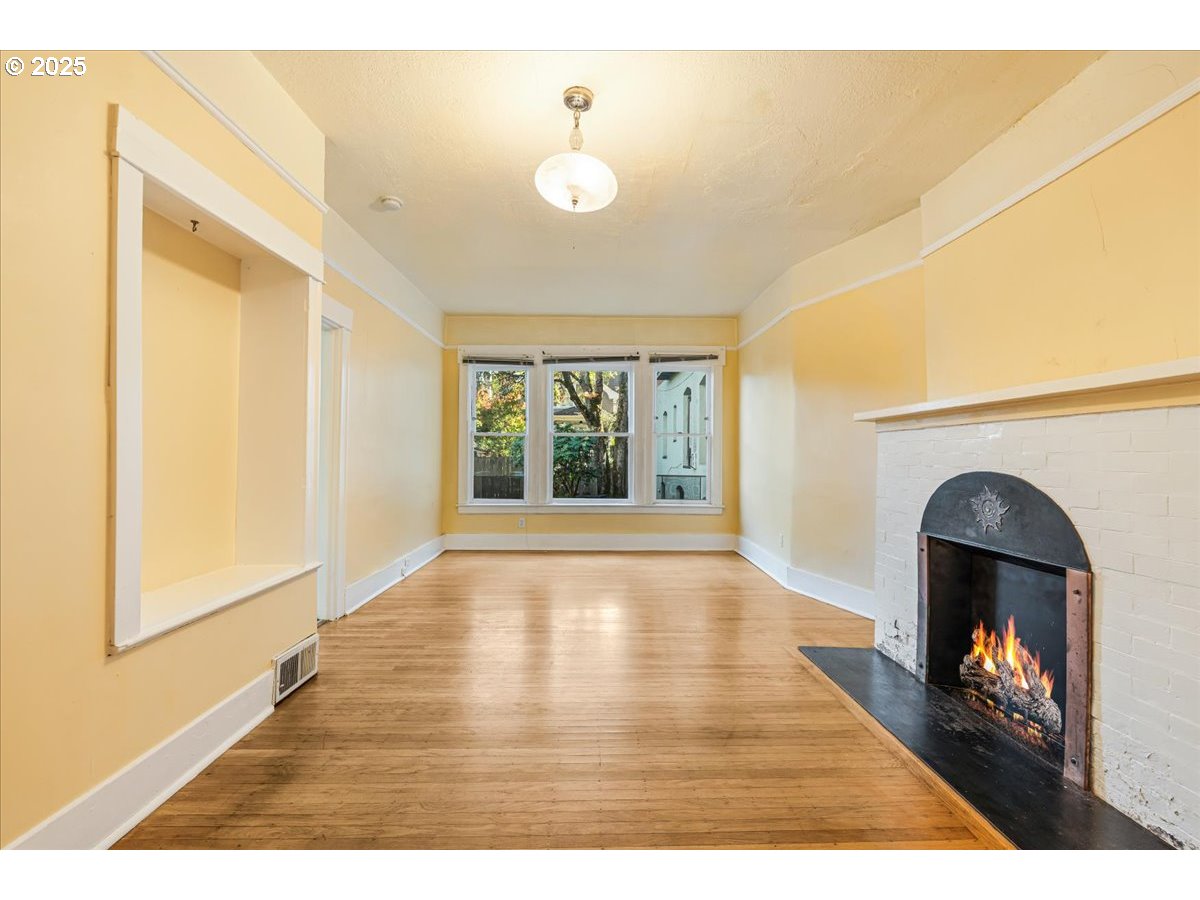 3716 SE BELMONT ST, Portland