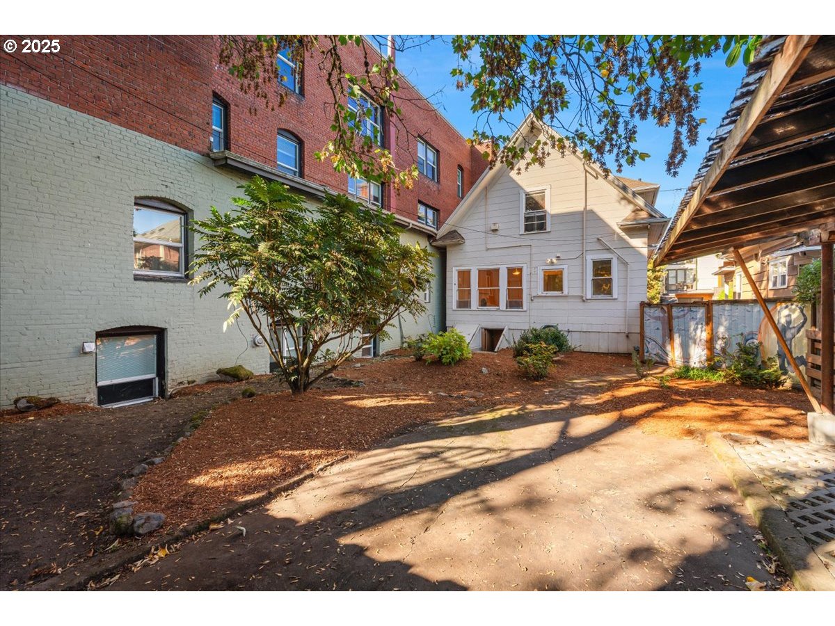 3716 SE BELMONT ST, Portland