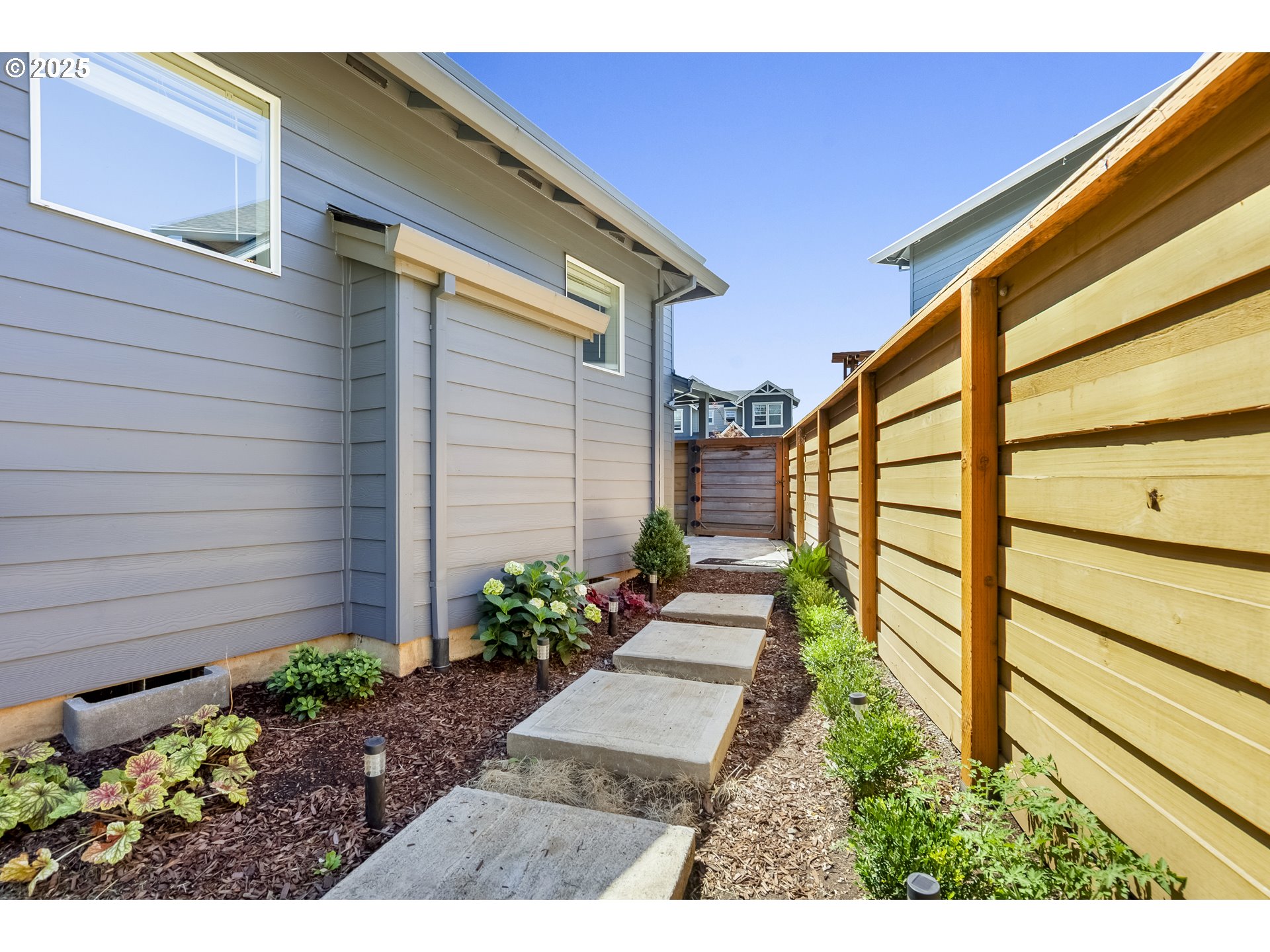 1066 NE REGAN HILL LOOP