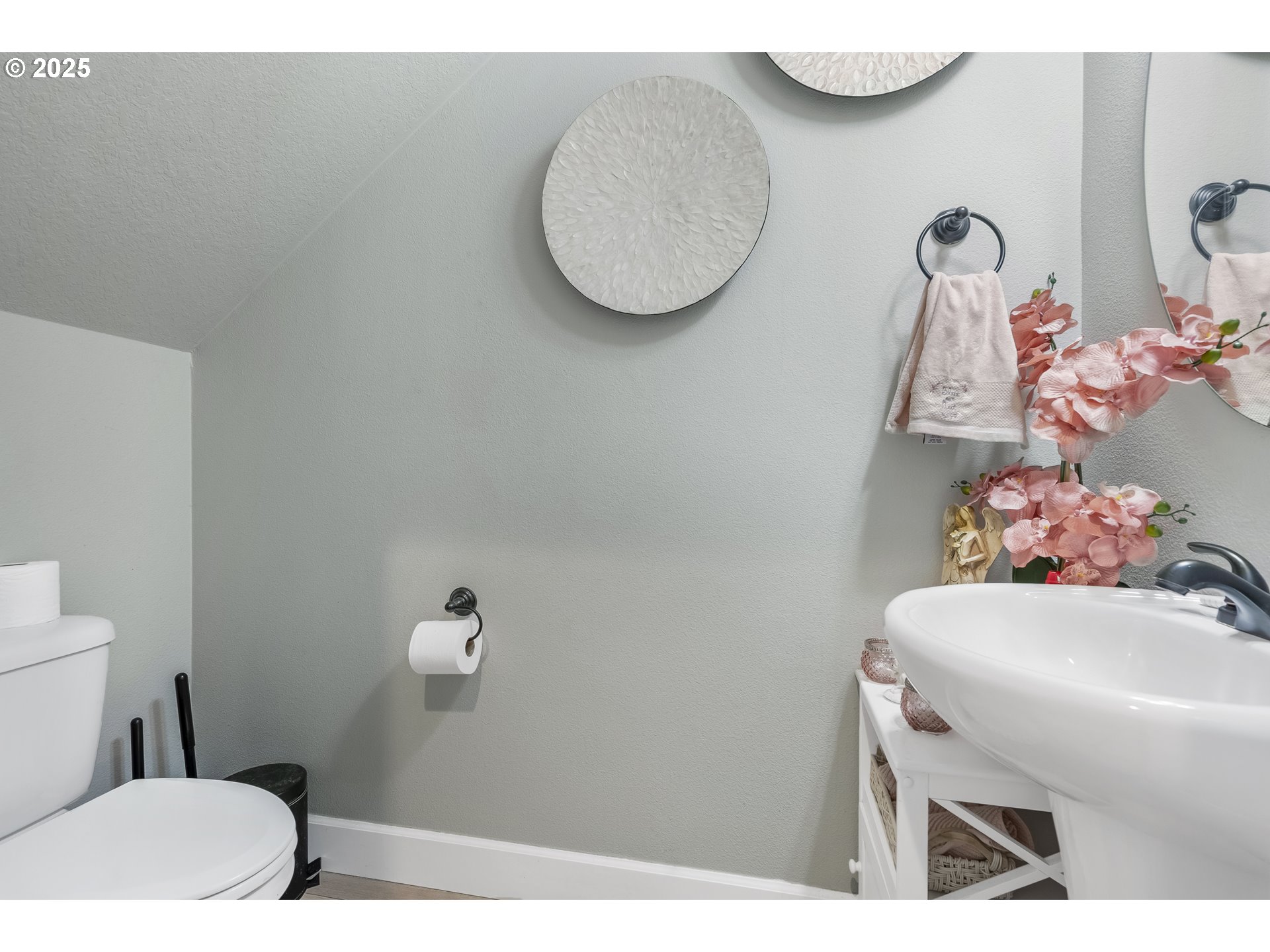 1066 NE REGAN HILL LOOP