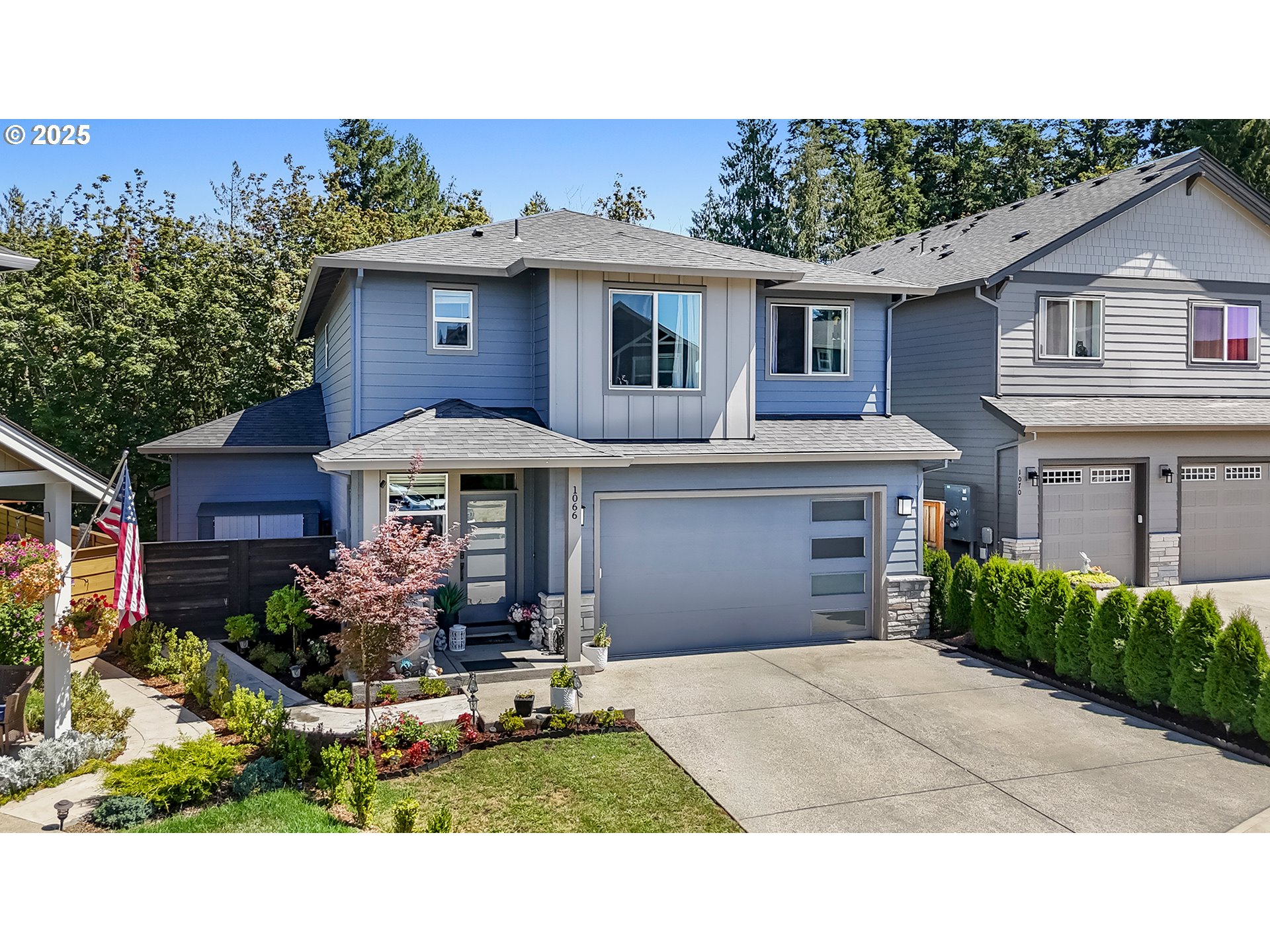 1066 NE REGAN HILL LOOP