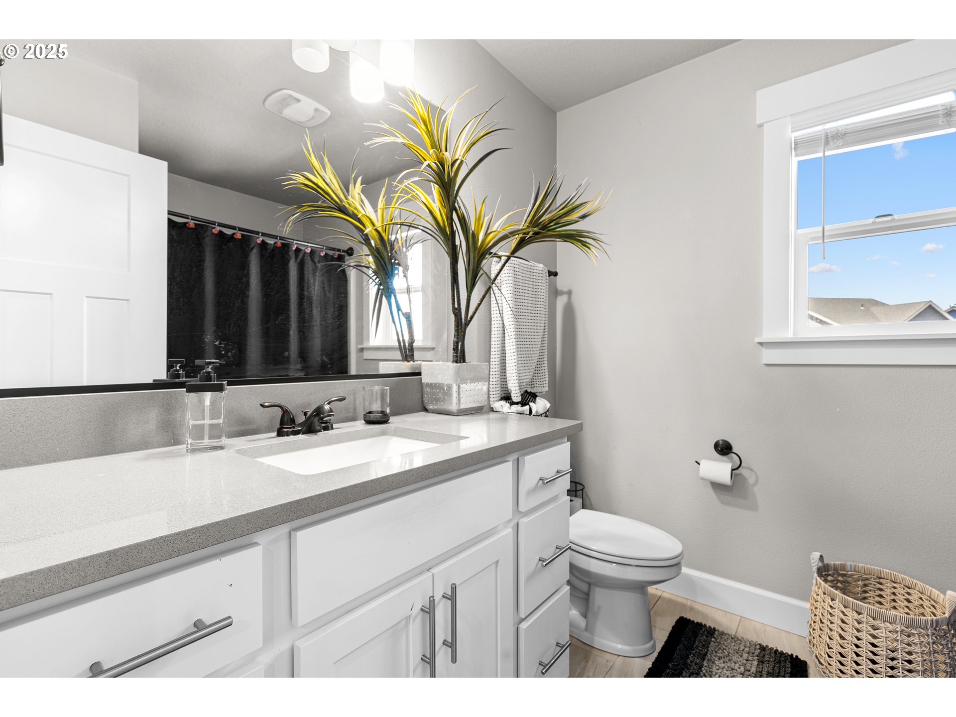 1066 NE REGAN HILL LOOP