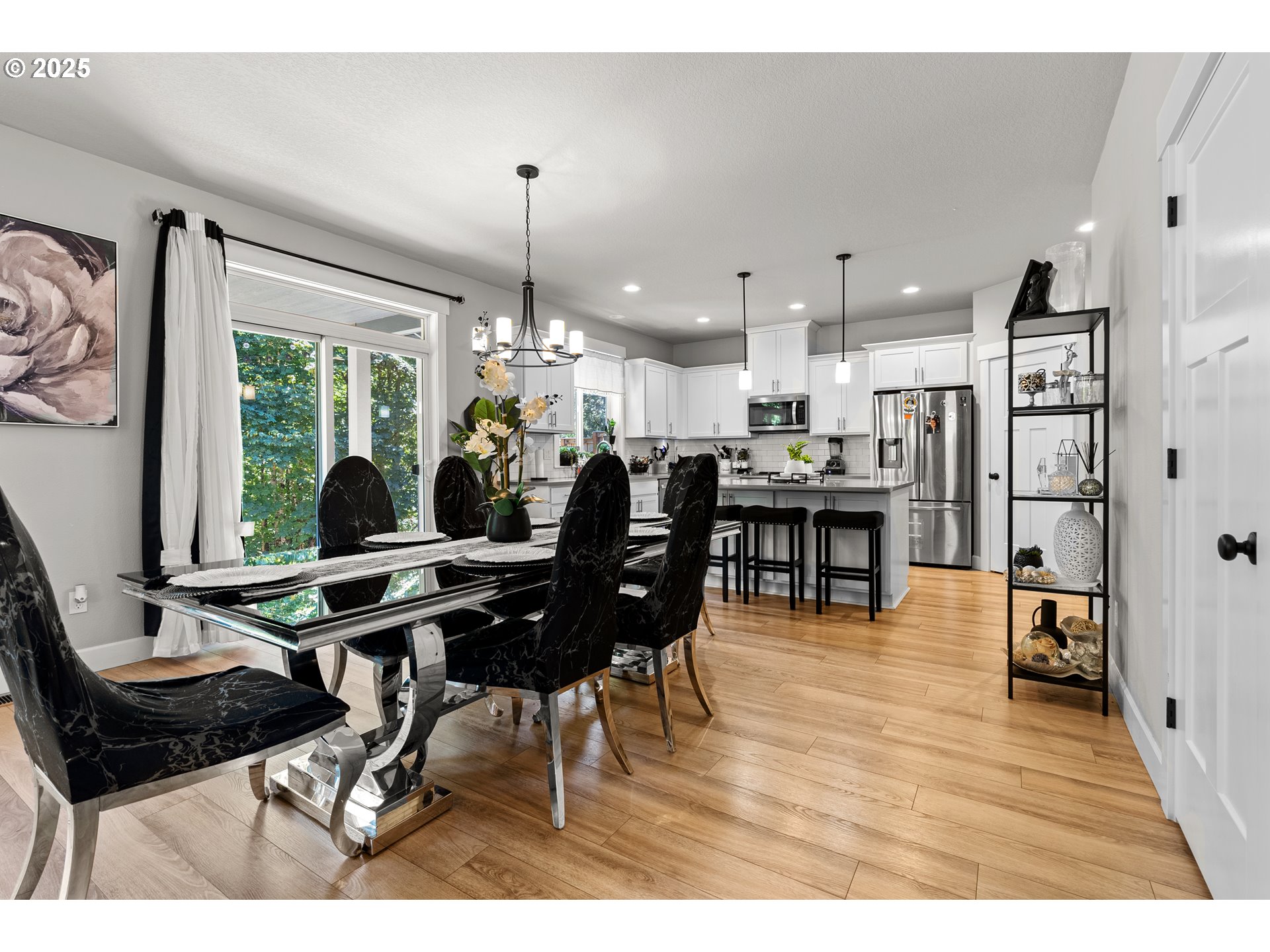 1066 NE REGAN HILL LOOP