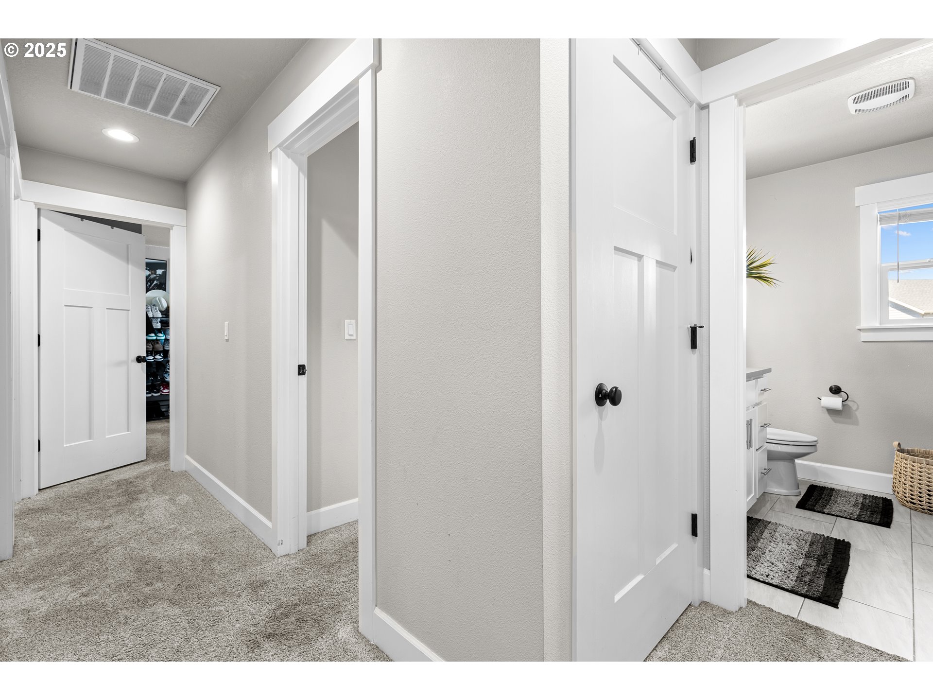 1066 NE REGAN HILL LOOP