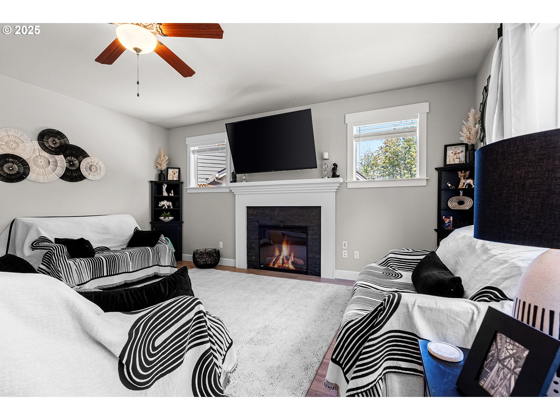 1066 NE REGAN HILL LOOP