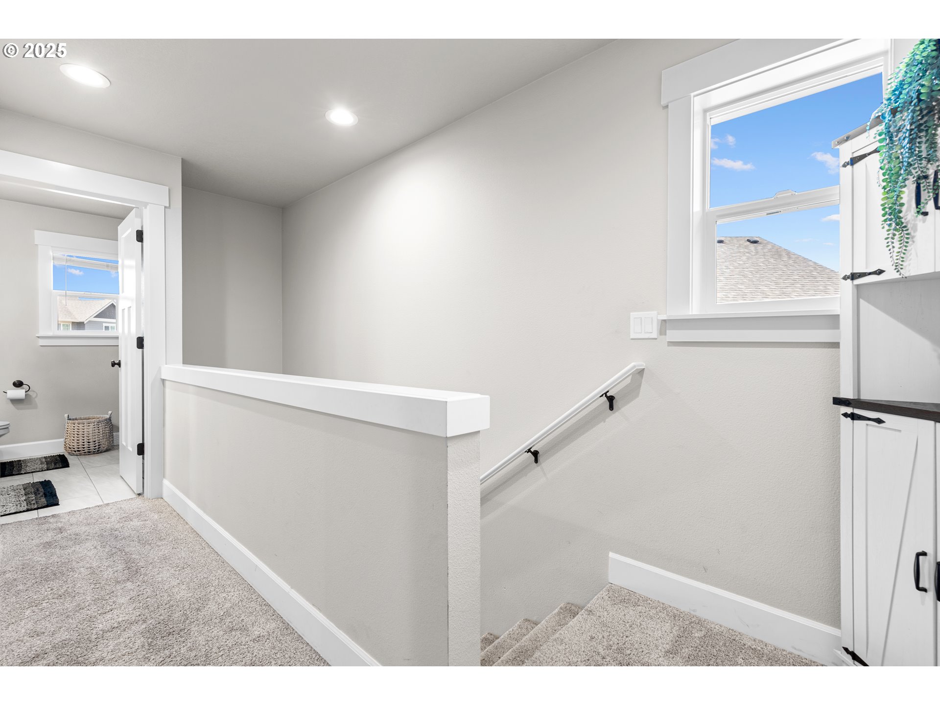 1066 NE REGAN HILL LOOP