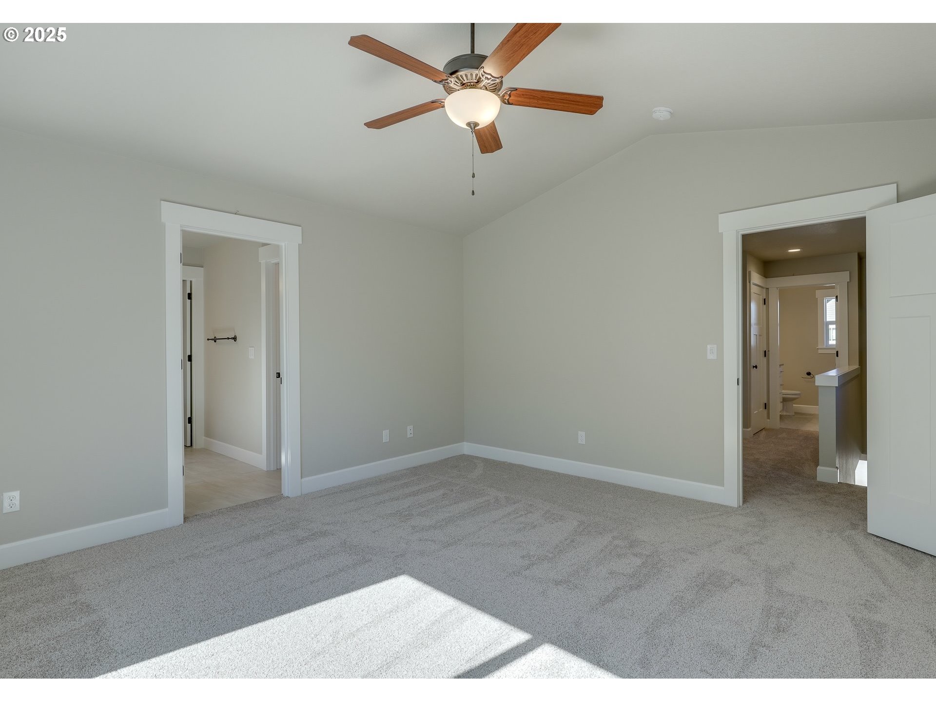 1066 NE REGAN HILL LOOP