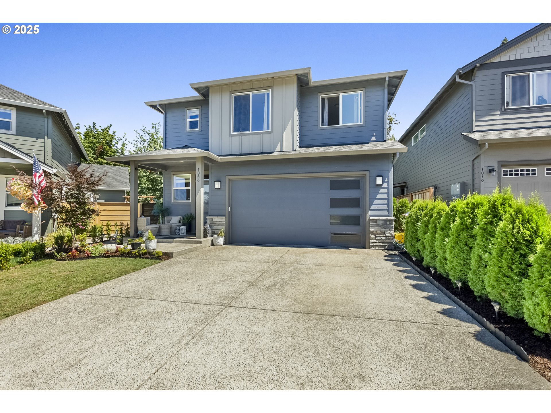 1066 NE REGAN HILL LOOP