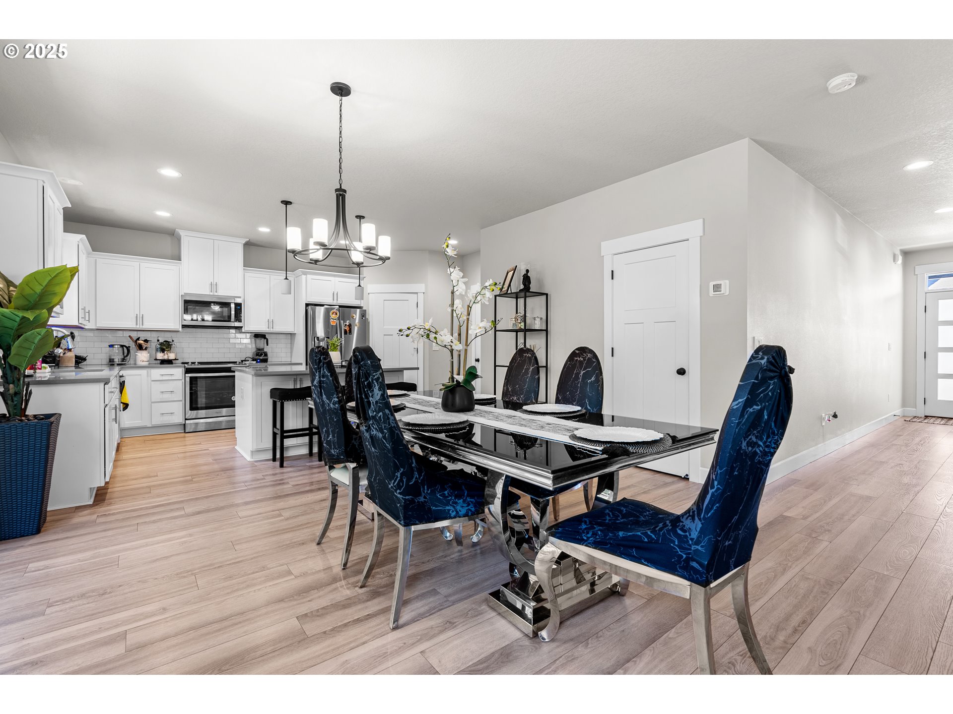 1066 NE REGAN HILL LOOP