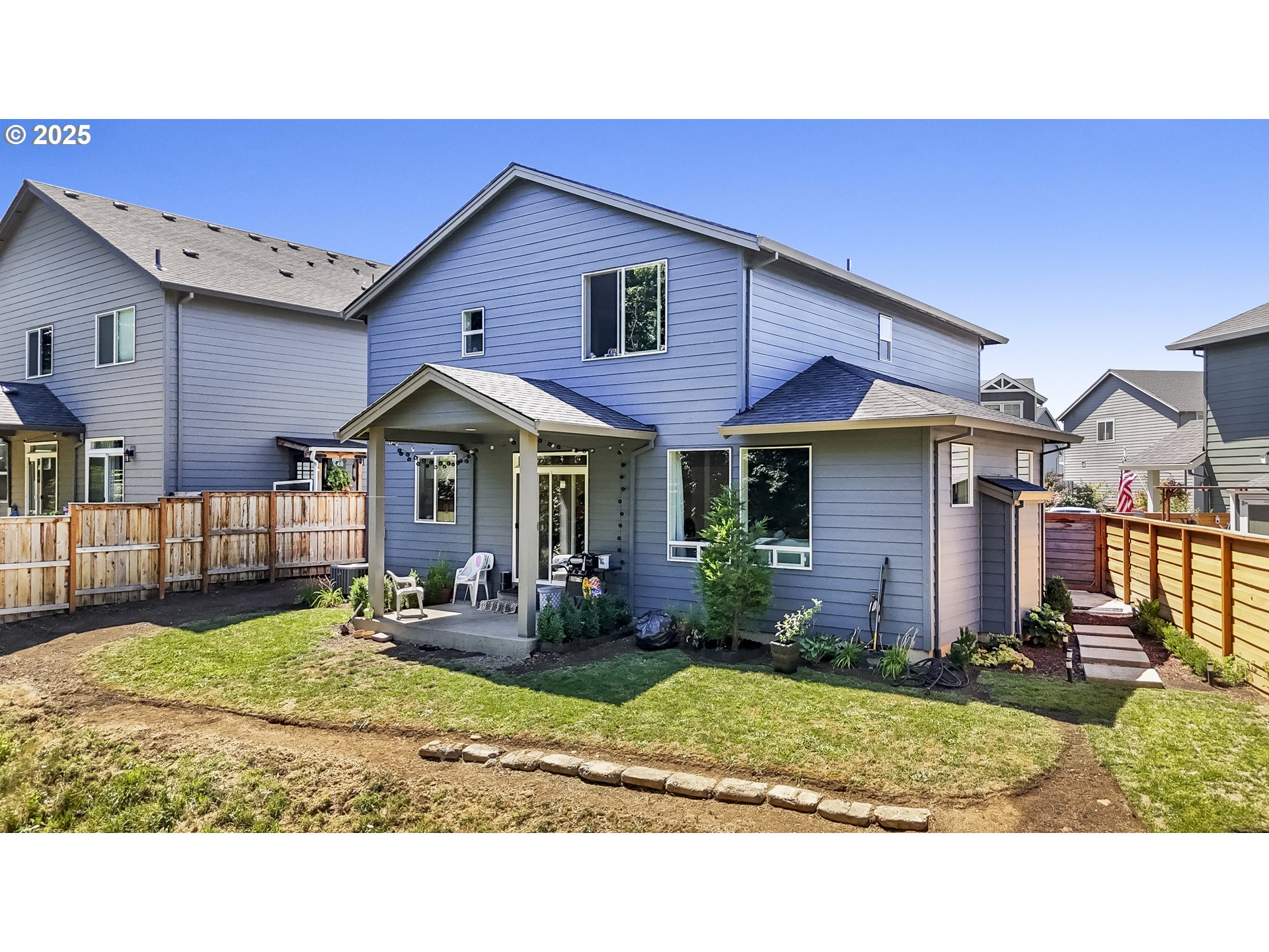 1066 NE REGAN HILL LOOP