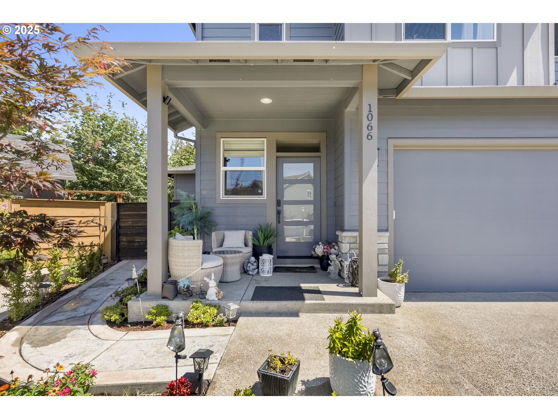 1066 NE REGAN HILL LOOP