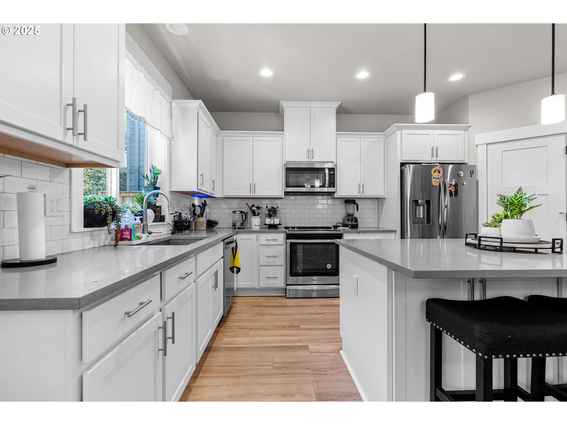 1066 NE REGAN HILL LOOP