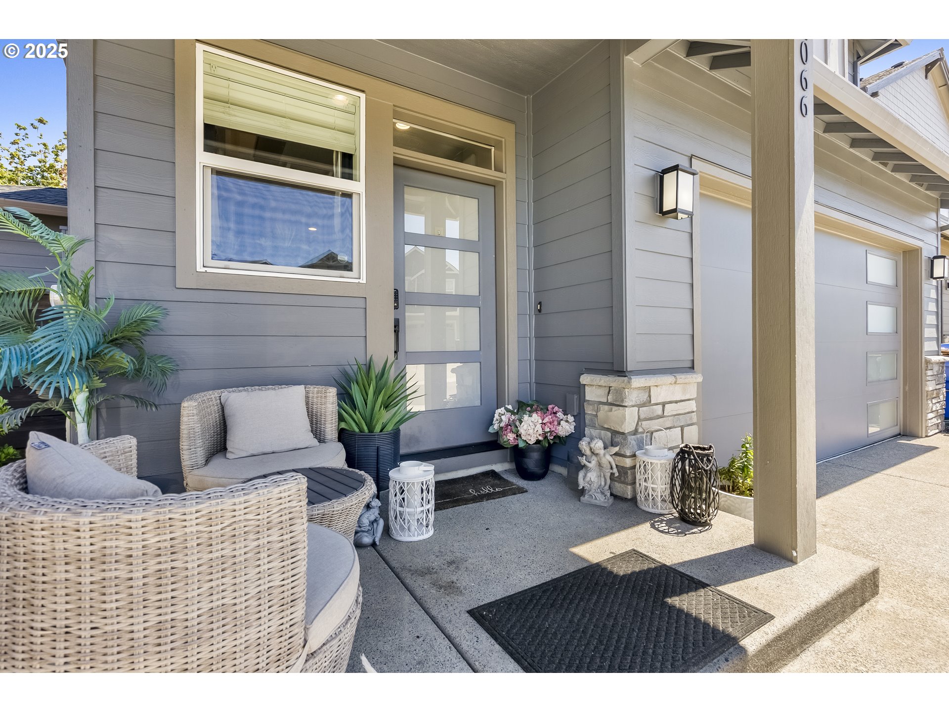 1066 NE REGAN HILL LOOP