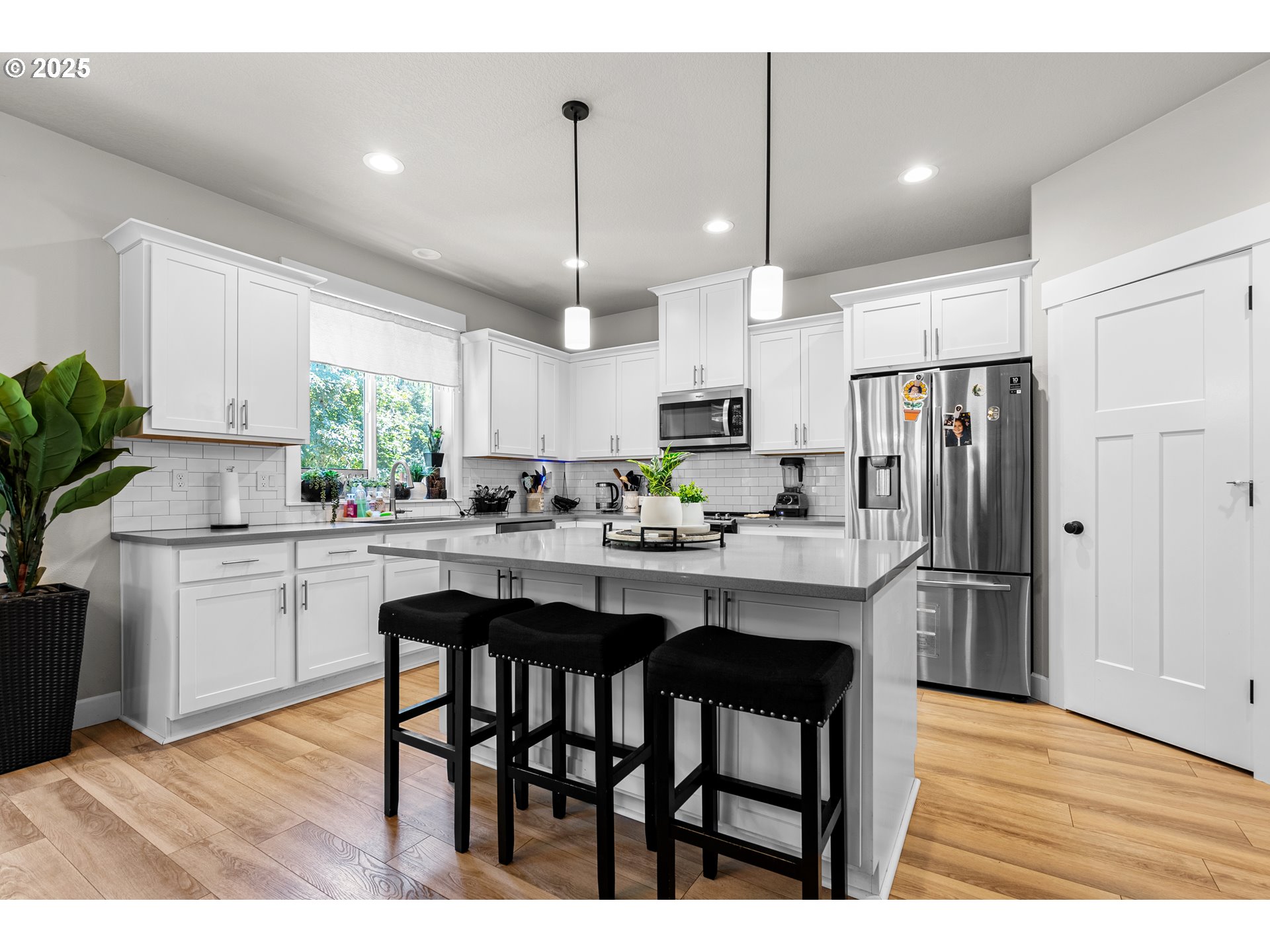 1066 NE REGAN HILL LOOP