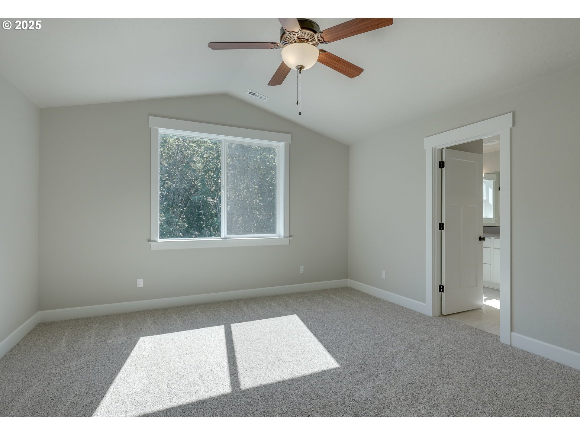 1066 NE REGAN HILL LOOP