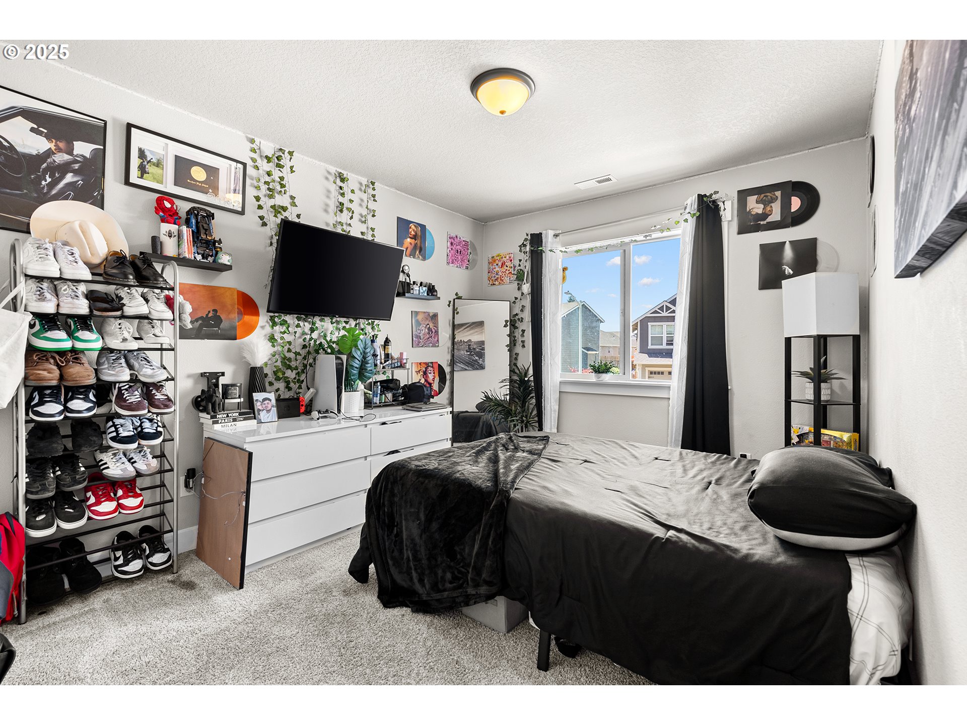 1066 NE REGAN HILL LOOP