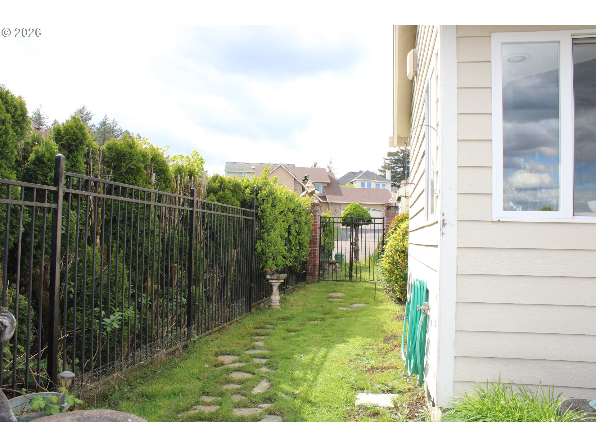 110 SW 16TH CT